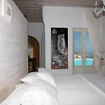 Lux Private Estate Endless Sea & Sky View