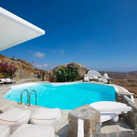 Lux Private Estate Endless Sea & Sky View